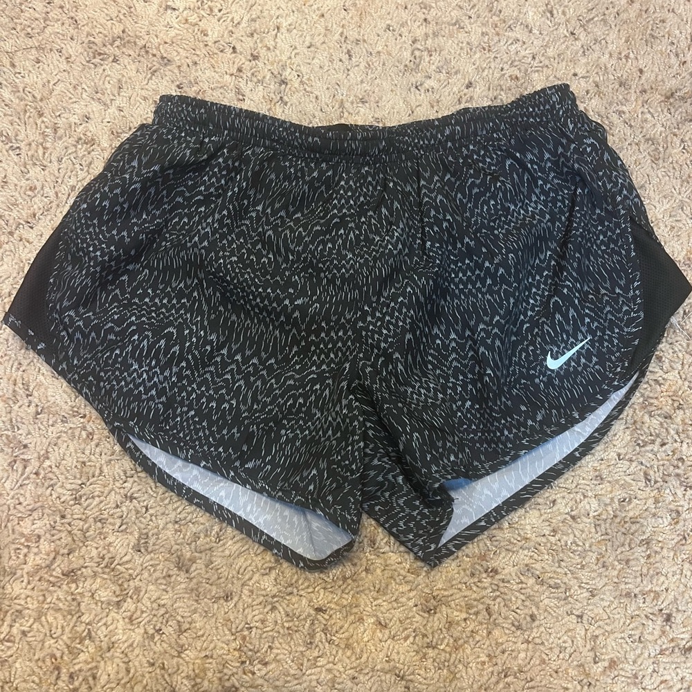 Nike running drifit shorts size small